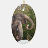 Fijne glimlachende schattige olifanten die in de s keramisch ornament (Links)