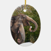 Fijne glimlachende schattige olifanten die in de s keramisch ornament (Voorkant)