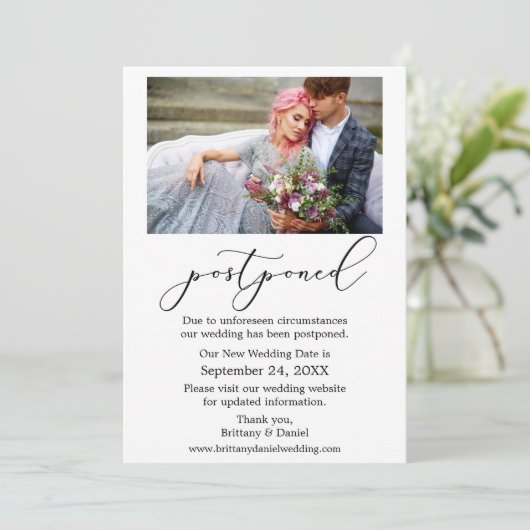 Fijne kalligrafie Foto uitgestelde bruiloft kaart (Staand voorkant)