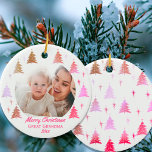 Fijne kerst Grote oma roze goudfoto Keramisch Ornament<br><div class="desc">Pas deze elegante kerstversiering aan als een cadeau voor Great Grandma (of wie je ook wilt) als een keepasje voor een nieuwe baby of gewoon om een mooie foto te delen. De sjabloon is opstelling voor u om uw favoriete foto, uw groet, een naam en het jaar toe te voegen....</div>