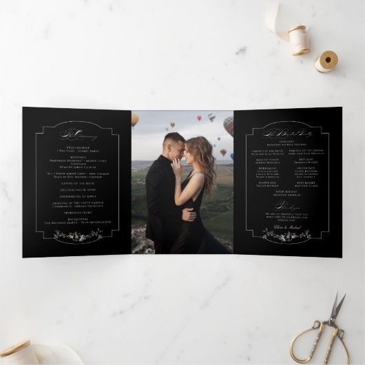 Fijne Kunst Zwarte Bloemrijke Calligrafie Drieluik Programma (Binnen)