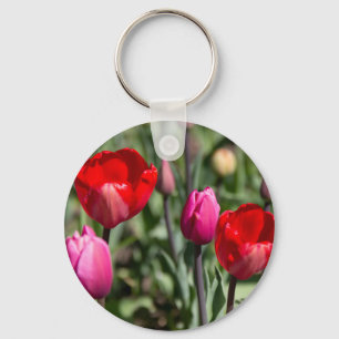 Fijne rode en paarse tulpen sleutelhanger
