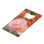 Fijne roze bloem na de regen creditkaart flessenopener (Voorkant Gekanteld)