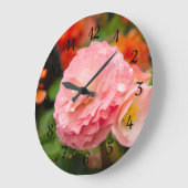 Fijne roze bloem na de regen grote klok (Hoek)