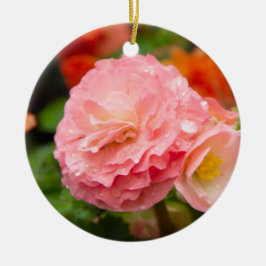 Fijne roze bloem na de regen keramisch ornament