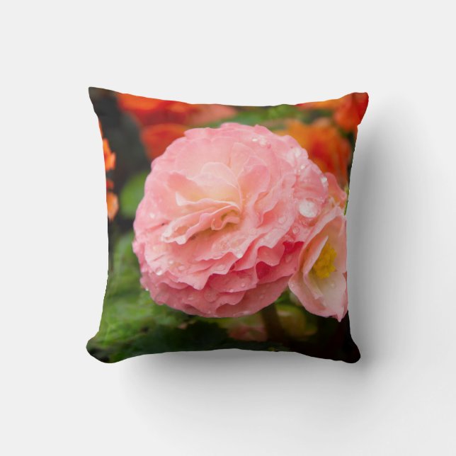 Fijne roze bloem na de regen kussen (Voorkant)