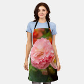 Fijne roze bloem na de regen schort (Gedragen)