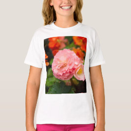 Fijne roze bloem na de regen t-shirt