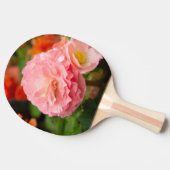 Fijne roze bloem na de regen tafeltennisbatje (Zijkant)