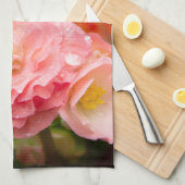 Fijne roze bloem na de regen theedoek (Quarter Fold)