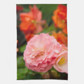 Fijne roze bloem na de regen theedoek (Verticaal)