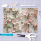 Fijne roze bloesems op witte achtergrond tissuepapier (Craft)
