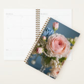 Fijne roze roos met parel in vaas planner (Display)