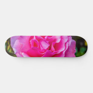 Fijne roze roze roos. persoonlijk skateboard