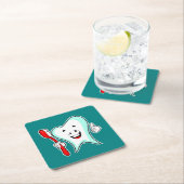 Fijne tandheelkundige verzorging met tandenborstel kartonnen onderzetters (Insitu)