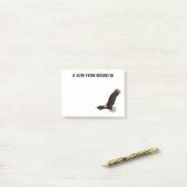 Fijne vliegende kale cartoon illustratie post-it® notes (Op bureau)