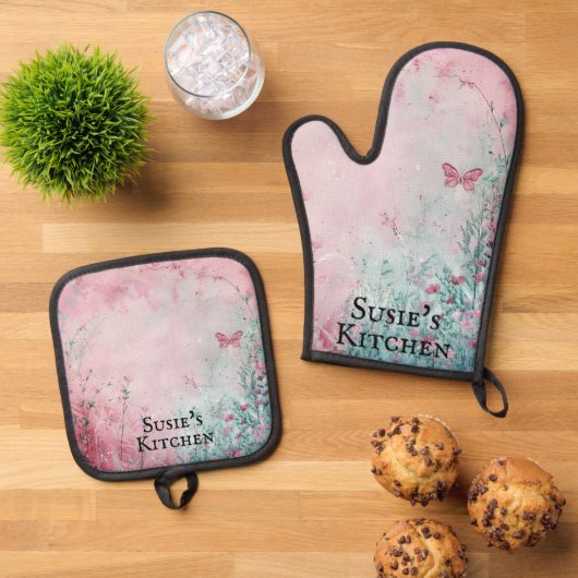 Fijne Wildbloemen en Vlinder Gepersonaliseerd Ovenwant & Pannenlap Set (Top down)