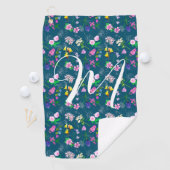 Fijne wilde bloemen in donkerblauw. Custom Golfhanddoek (Insitu)