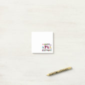 Fijne zevende verjaardag. 7 jaar oud. post-it® notes (Op bureau)