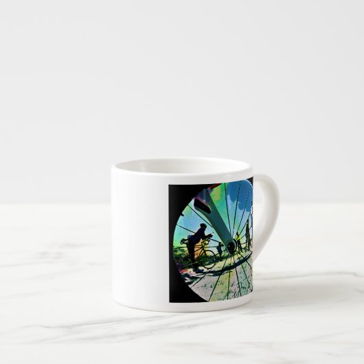 Fikeshot door het wiel espresso kop (Voorkant rechts)