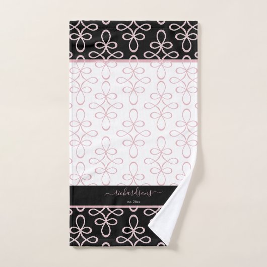 Filigraan Patroon Monogram Naam Elegant Roze Zwart Bad Handdoek (Handdoek)