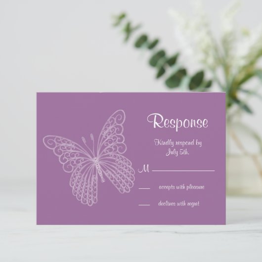 Filigree Butterfly RSVP in Paars Kaartje (Staand voorkant)