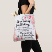 Filippenzen 4:6 Wees bezorgd om niets roze bloemen Tote Bag (Dichtbij)