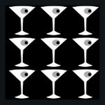 Film Noir Weer Martini Poster<br><div class="desc">Dit Filmnoir Een ander Martini-Poster heeft een zwarte achtergrond en het betegelde afbeelding van een wit silhouet van een martini-glas. In elk glas zit een grijze olijf met een zwarte pimento. Dit is een leuk en verfijnd poster voor iedereen die wil dat ze een personage zijn in een klassieke film....</div>
