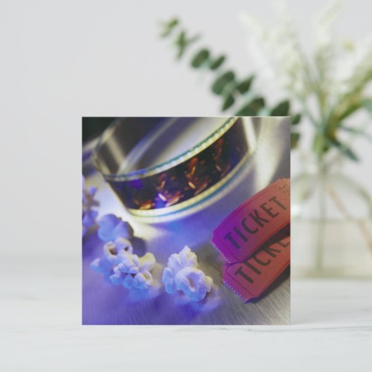 Filmbioscoopfilm, popcorn en kaartjes kaart (Staand voorkant)