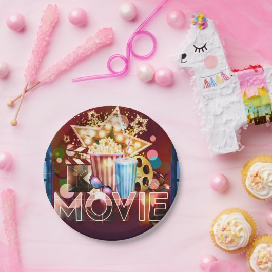 Filmfilm over bioscoopbezoekers papieren bordje (Feest)