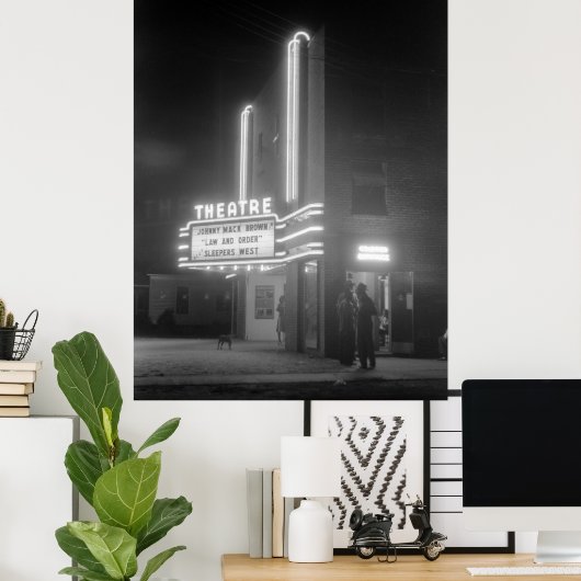 Filmtheater bij nacht, Greensboro, Georgia 1940 Poster (Thuiskantoor)