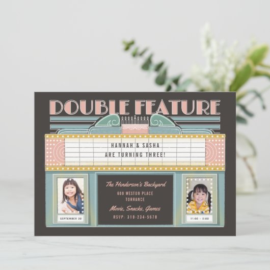 Filmtweeling tweetallen verjaardag kaart (Staand voorkant)