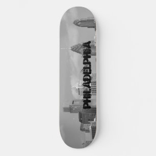 Filmwolkenkrabber zwart-wit skateboard