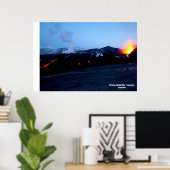 Fimmvörðuháls Volcano in IJsland Poster (Thuiskantoor)