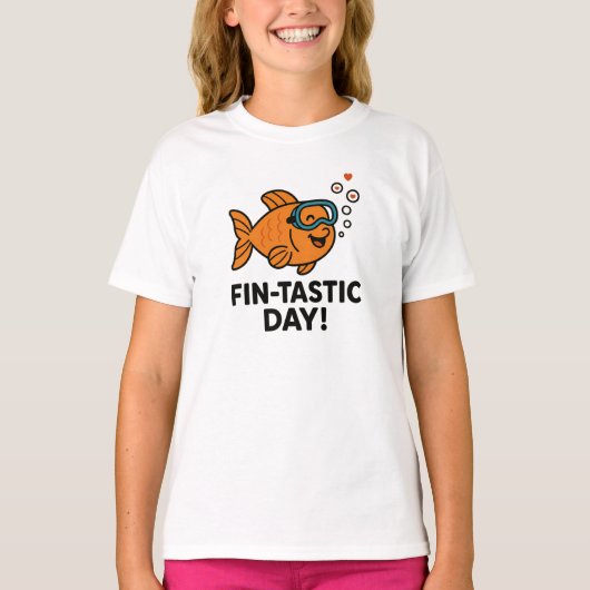 Fin-Tastic Day Cute Orange Fish Design T-shirt (Voorkant)