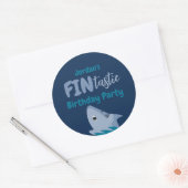Fin-tastic haai verjaardagsfeestje Kinder onder he Ronde Sticker (Envelop)