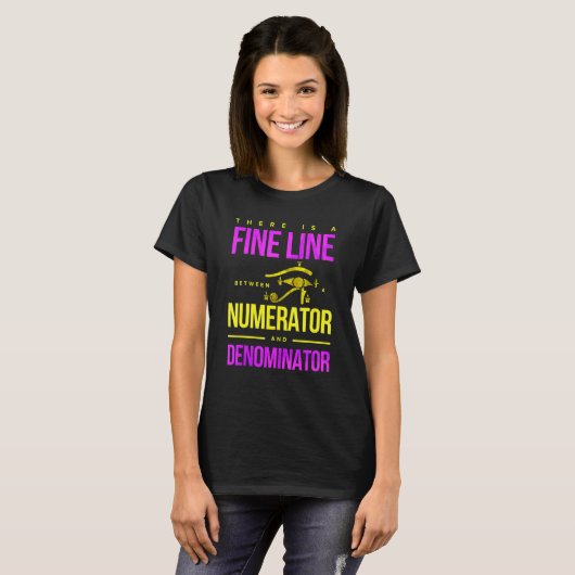 Fine Line Numerator en noemer T-shirt (Voorkant volledig)