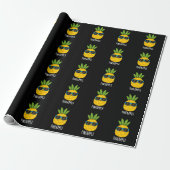 Fineapple Funny Pineapple Pun Dark BG Cadeaupapier (Uitgerold)