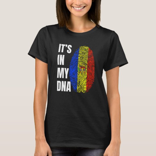 Fingerprint DNA Biometry Moldova Flag Moldova   T-shirt (Voorkant)