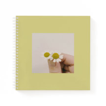 Fingertip Daisy – Soft Aesthetic Spiral Notebook