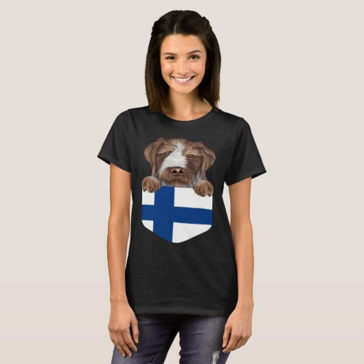 Finland Flag German Wirehaired Pointer Dog In Pock T-shirt (Voorkant volledig)