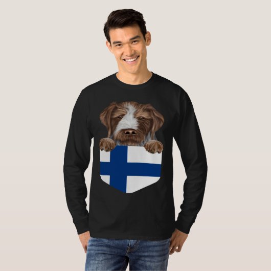 Finland Flag German Wirehaired Pointer Dog In Pock T-shirt (Voorkant volledig)