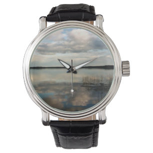 Finse reflectie op het meer horloge