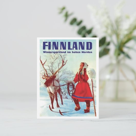 Finse sneeuw, vrouw op ski met herten,  briefkaart (Staand voorkant)