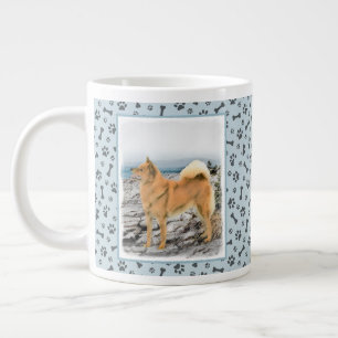 Finse spitz bij Seashore-schilderij - Dog Art Grote Koffiekop
