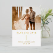 Fiona Bold Monogram Moderne bruiloft Folie Uitnodiging (Staand Voorkant)