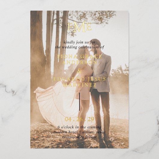 Fiona foto vet monogram moderne bruiloft folie uitnodiging (Voorkant)