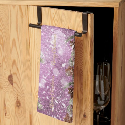 Fir Branches met pinnen op sneeuw Theedoek (Derde Gevouwen)