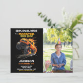 Fire Monster Truck Verjaardag Uitnodigingen Foto (Staand voorkant)