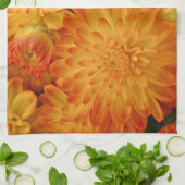 Fire Oranje Chrysanthema Theedoek (Gevouwen)